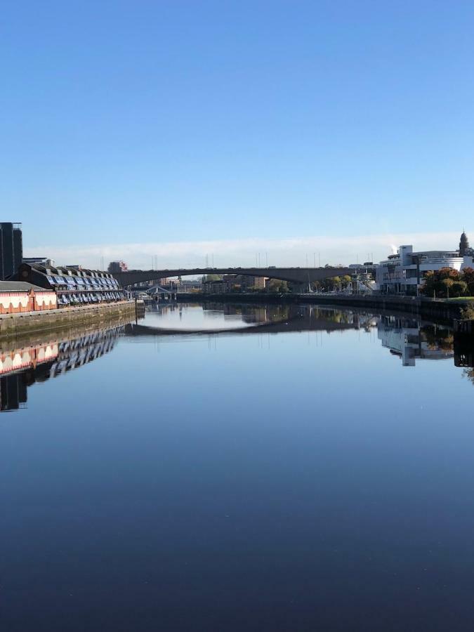 Sec/ Hydro Two Bed Flat With Free Parking And Great View Glasgow Exterior foto