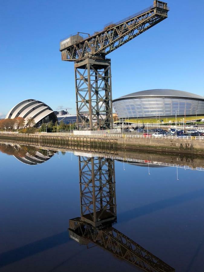 Sec/ Hydro Two Bed Flat With Free Parking And Great View Glasgow Exterior foto